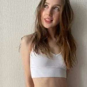 FluffyHannah from bongacams