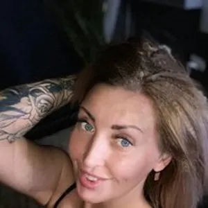 FoxBeth from bongacams