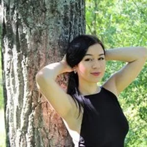 GoldenLuci from bongacams