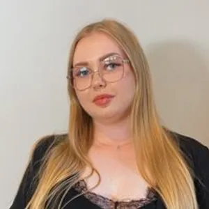 GraceJuicy from bongacams