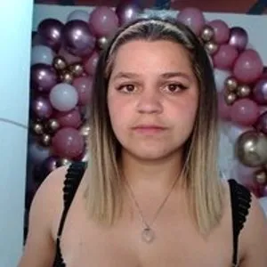 Guinevere from bongacams