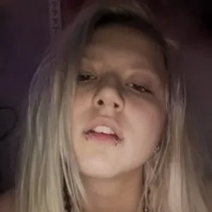 Heartlynn from bongacams