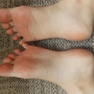 HellyFeet from bongacams