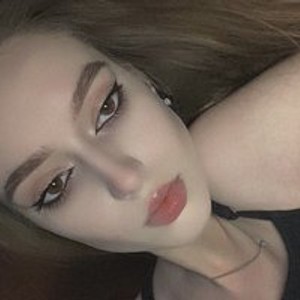 Camgirl is actually offline