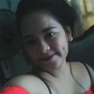 HotMamaPINAY from bongacams