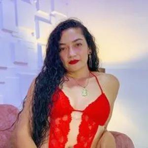 ImScarletRose from bongacams