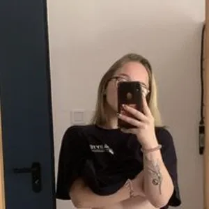 IrenePeach from bongacams