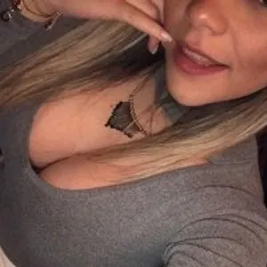 IsabelaCute from bongacams