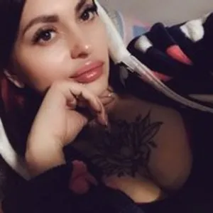 IsabellaLewis from bongacams