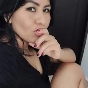 Izzyfire from bongacams