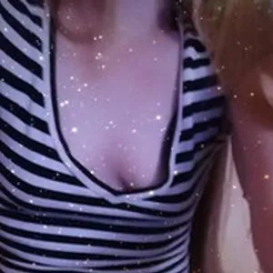 Jadelove1300 from bongacams