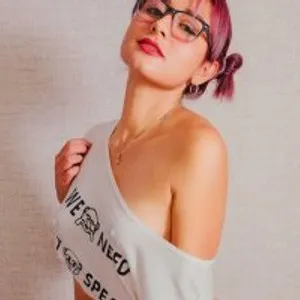 JessieSaenz from bongacams