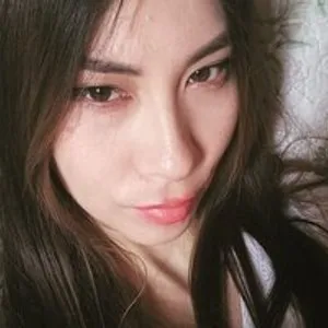 JinnyGold from bongacams