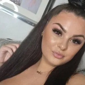 Jojo-818x from bongacams