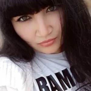 Ju222lia from bongacams