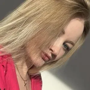 JuliSS from bongacams