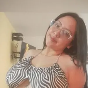 JulianaCruz from bongacams