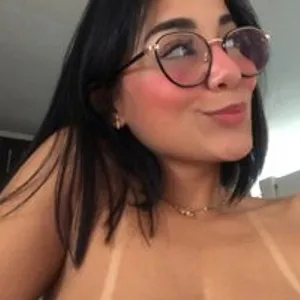 JulietaDavis from bongacams