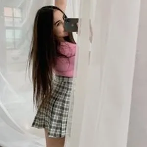 Juliiyas from bongacams