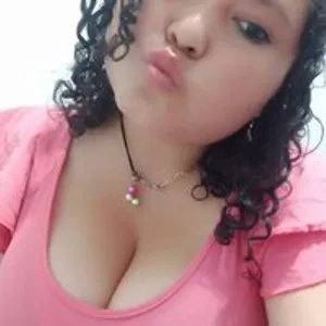 Julimor from bongacams