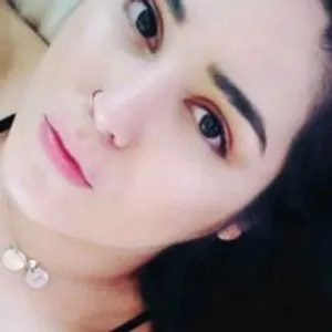 Justariel from bongacams