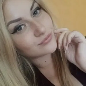 Kamila-Wro from bongacams