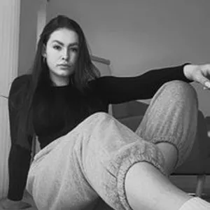 Karamboly from bongacams