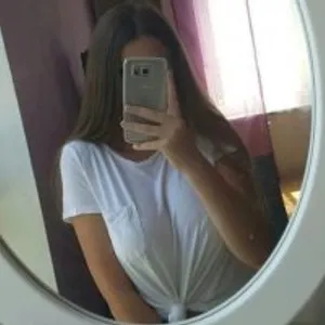 Karina225 from bongacams