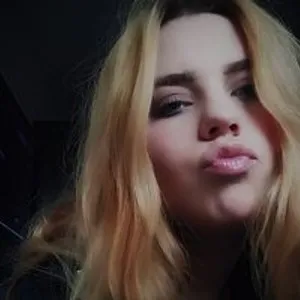 KarinaPov from bongacams