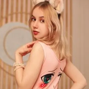 Kate-Yummy from bongacams