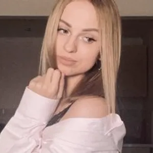 Katelil from bongacams