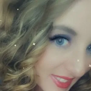 Kenzieloves from bongacams