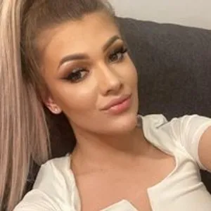 Kiara-Sky from bongacams