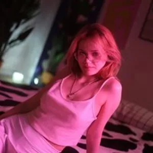 Kira-Fluff from bongacams