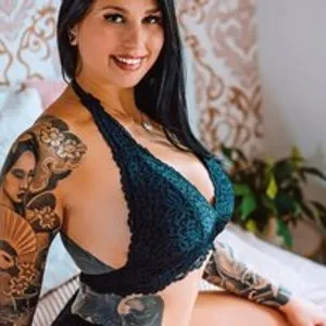 KiraKane from bongacams