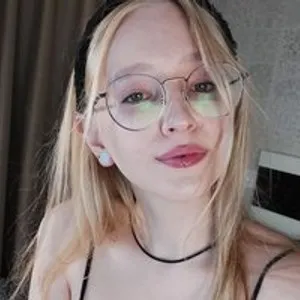 Kittenmeew from bongacams
