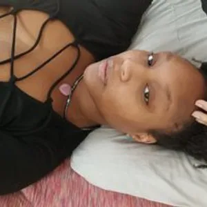 KittySoftPaws from bongacams