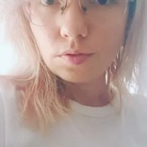 Kittyishere1 from bongacams