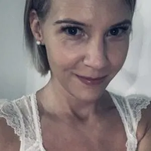 Klara-Ray from bongacams