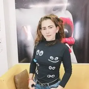 KloeQueen from bongacams