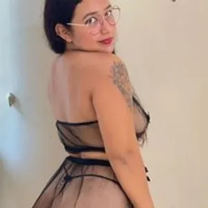 Kmila-Jhonson from bongacams