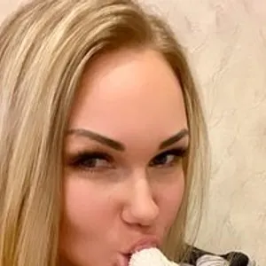 Kreedlina from bongacams