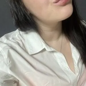 KrisLaCute from bongacams