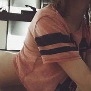 KrolikKotolik from bongacams