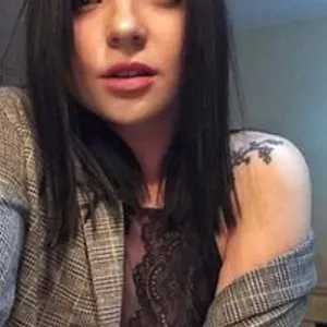 Kutesi from bongacams