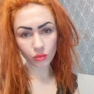 Ladyredhot from bongacams