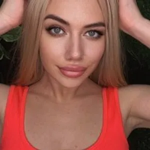 Lana-Devill from bongacams