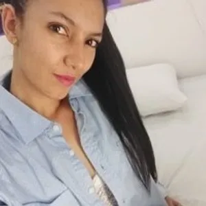 Laura-buttock from bongacams