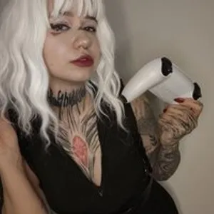 Layla-Nora from bongacams