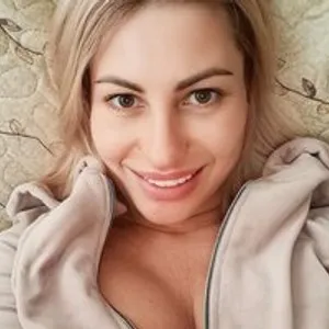 Lelyaa from bongacams